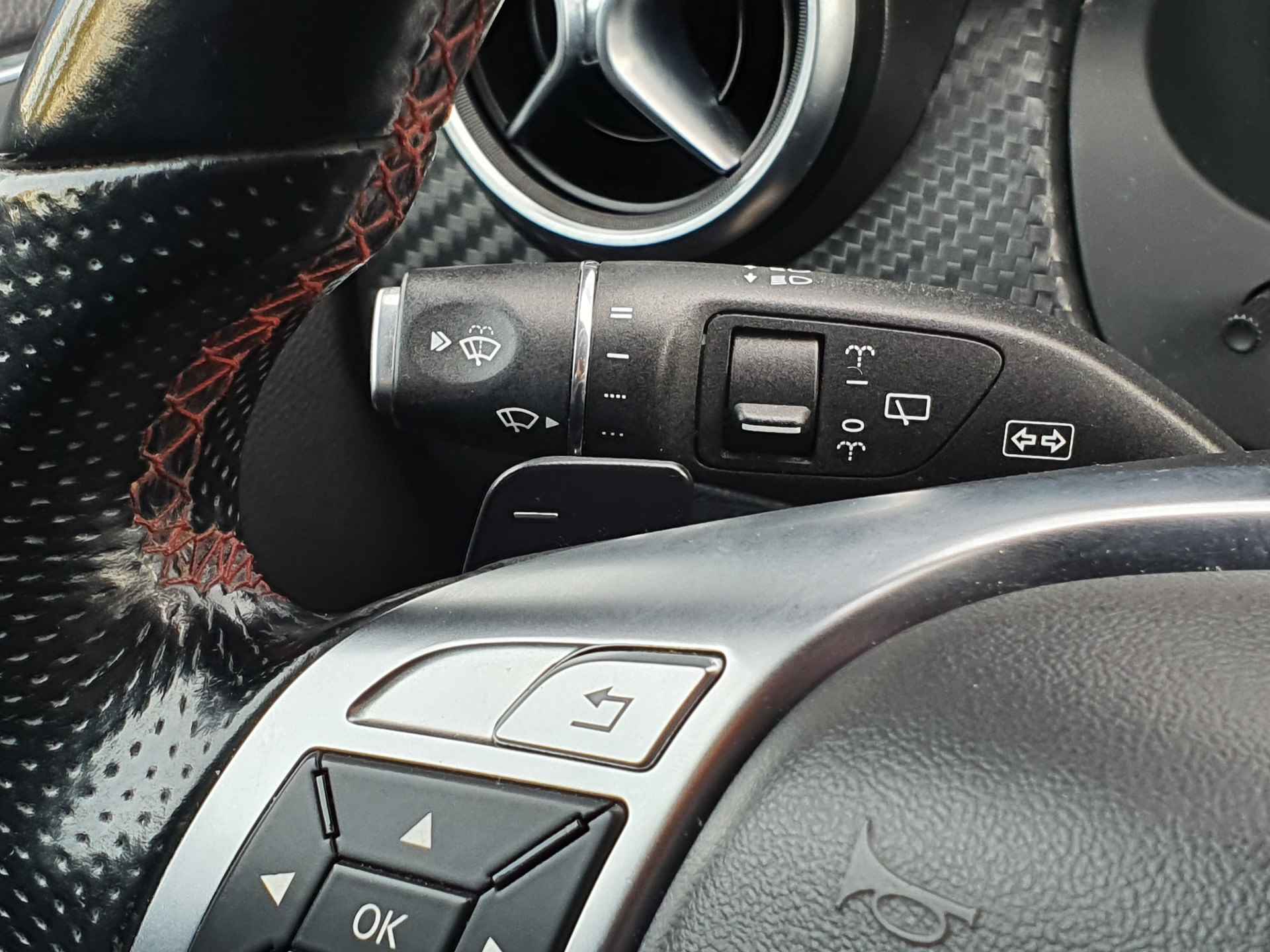 Mercedes-Benz A-Klasse 180 Automaat AMG-Pakket | Cruise Control | Alcantara | Airco | Navigatie - 14/32