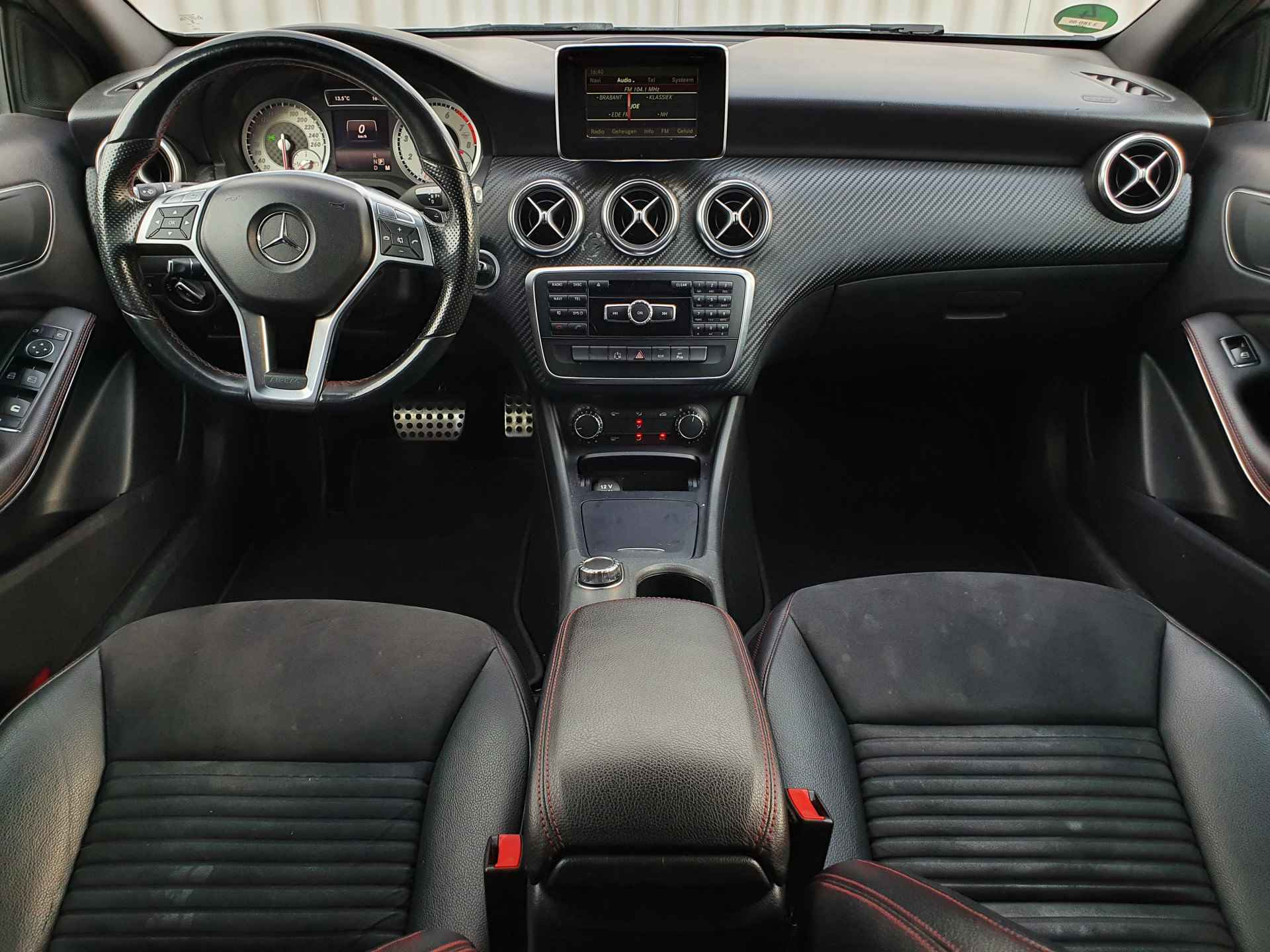 Mercedes-Benz A-Klasse 180 Automaat AMG-Pakket | Cruise Control | Alcantara | Airco | Navigatie - 21/32