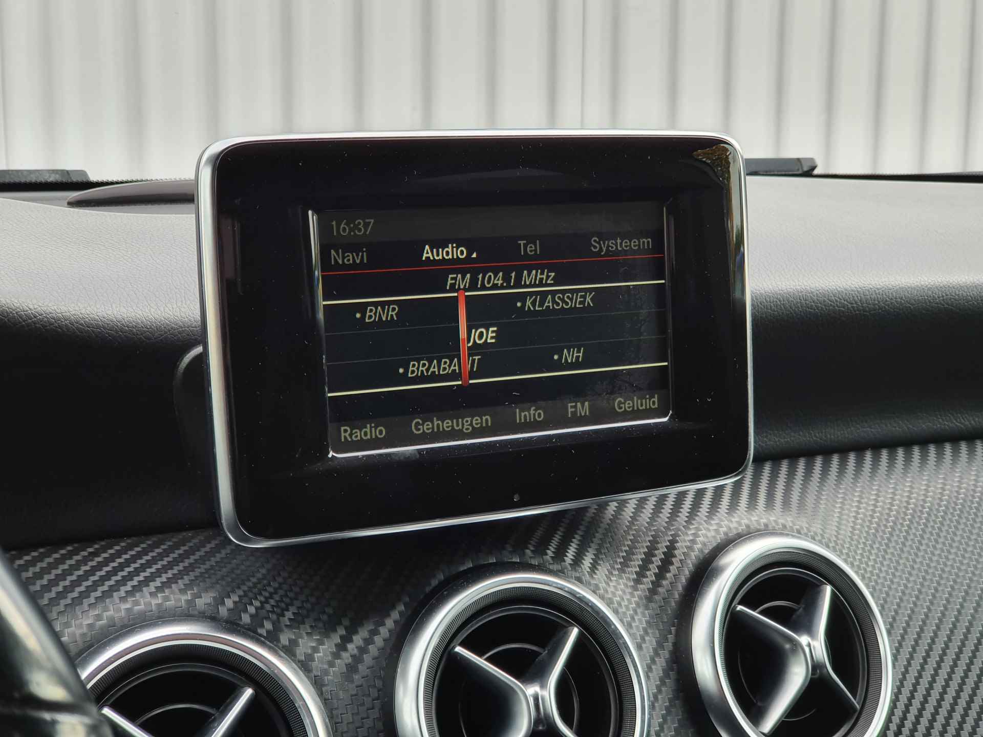 Mercedes-Benz A-Klasse 180 Automaat AMG-Pakket | Cruise Control | Alcantara | Airco | Navigatie - 23/32