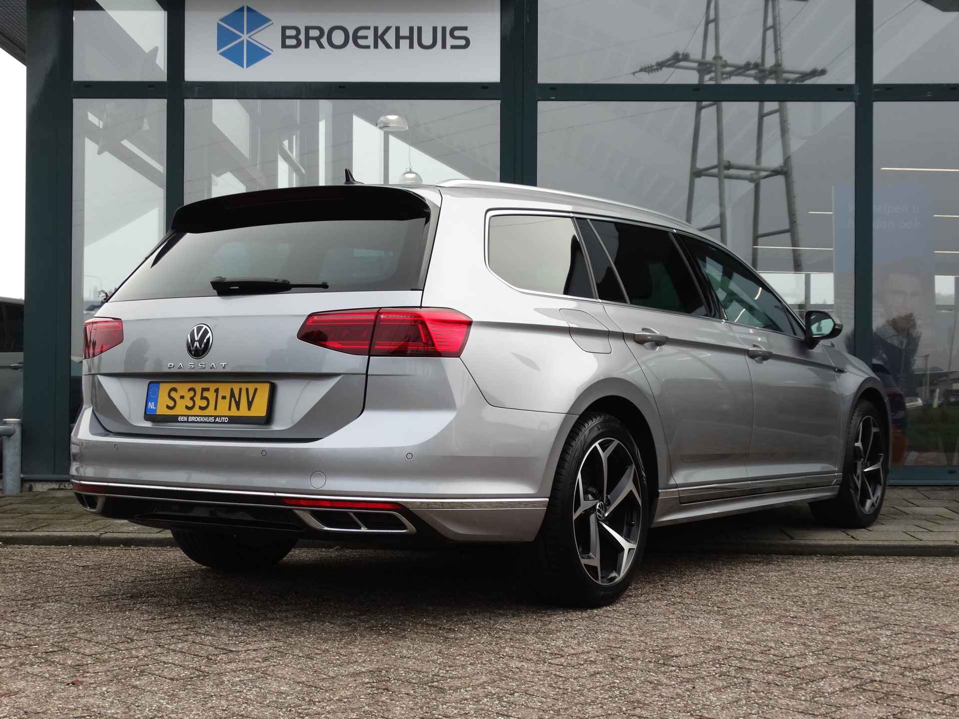 Volkswagen Passat Variant 1.5 TSI 150 PK DSG Automaat R-Line Business | Trekhaak | Full Leder | Navigatie | Achteruitrijcamera - 4/34