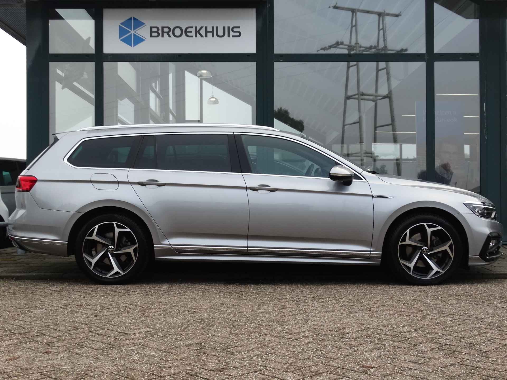 Volkswagen Passat Variant 1.5 TSI 150 PK DSG Automaat R-Line Business | Trekhaak | Full Leder | Navigatie | Achteruitrijcamera - 7/34