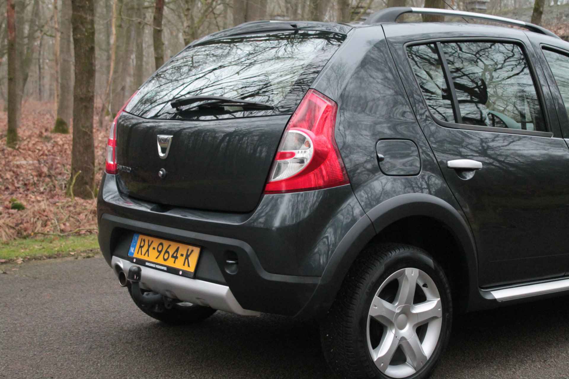 Dacia Sandero 1.6 Stepway Airco | Trekhaak | All season - 10/25