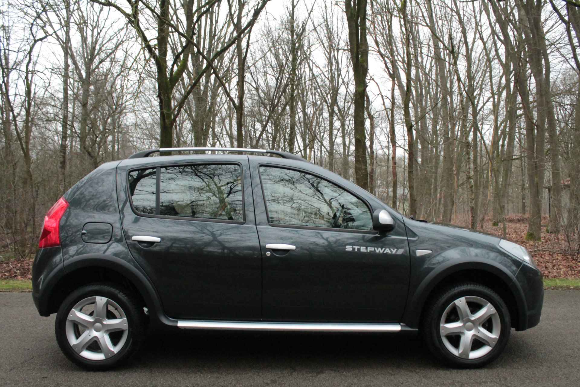 Dacia Sandero 1.6 Stepway Airco | Trekhaak | All season - 11/25