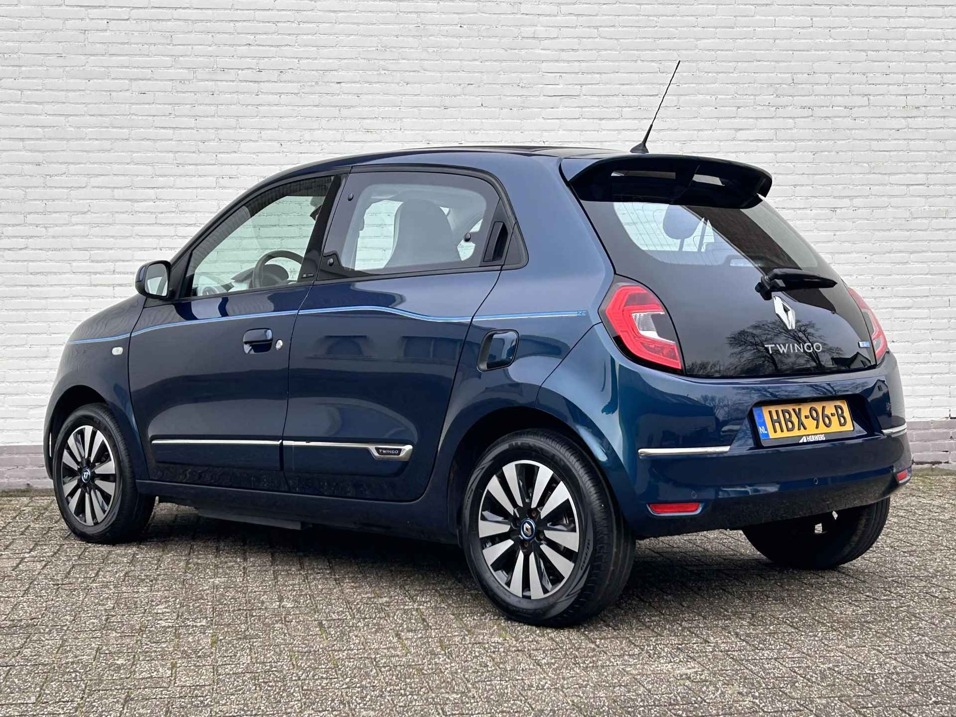 Renault Twingo Z.E. R80 Intens automaat / Elektrisch vouwdak / Koopaccu / SoH 93.0% / Camera / Apple carplay & Android auto / Cruise control / Climate Control / Radio / LED / - 3/36