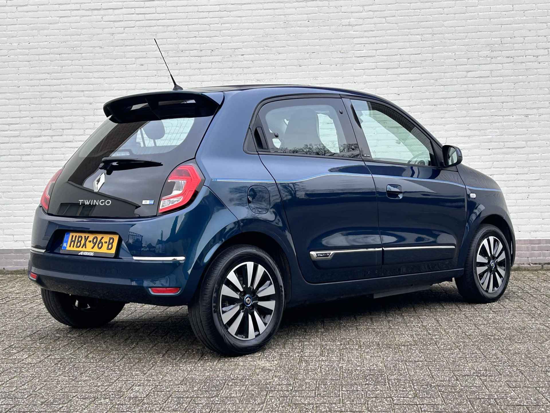 Renault Twingo Z.E. R80 Intens automaat / Elektrisch vouwdak / Koopaccu / SoH 93.0% / Camera / Apple carplay & Android auto / Cruise control / Climate Control / Radio / LED / - 30/36