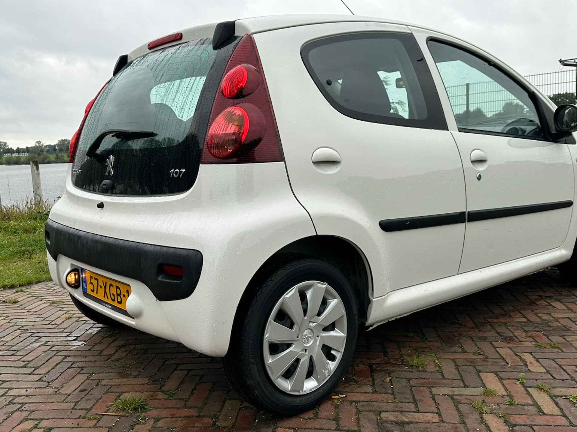 Peugeot 107 1.0 Active | Airco | 5 deurs | Org. NL | Nieuw model | LED - 18/18