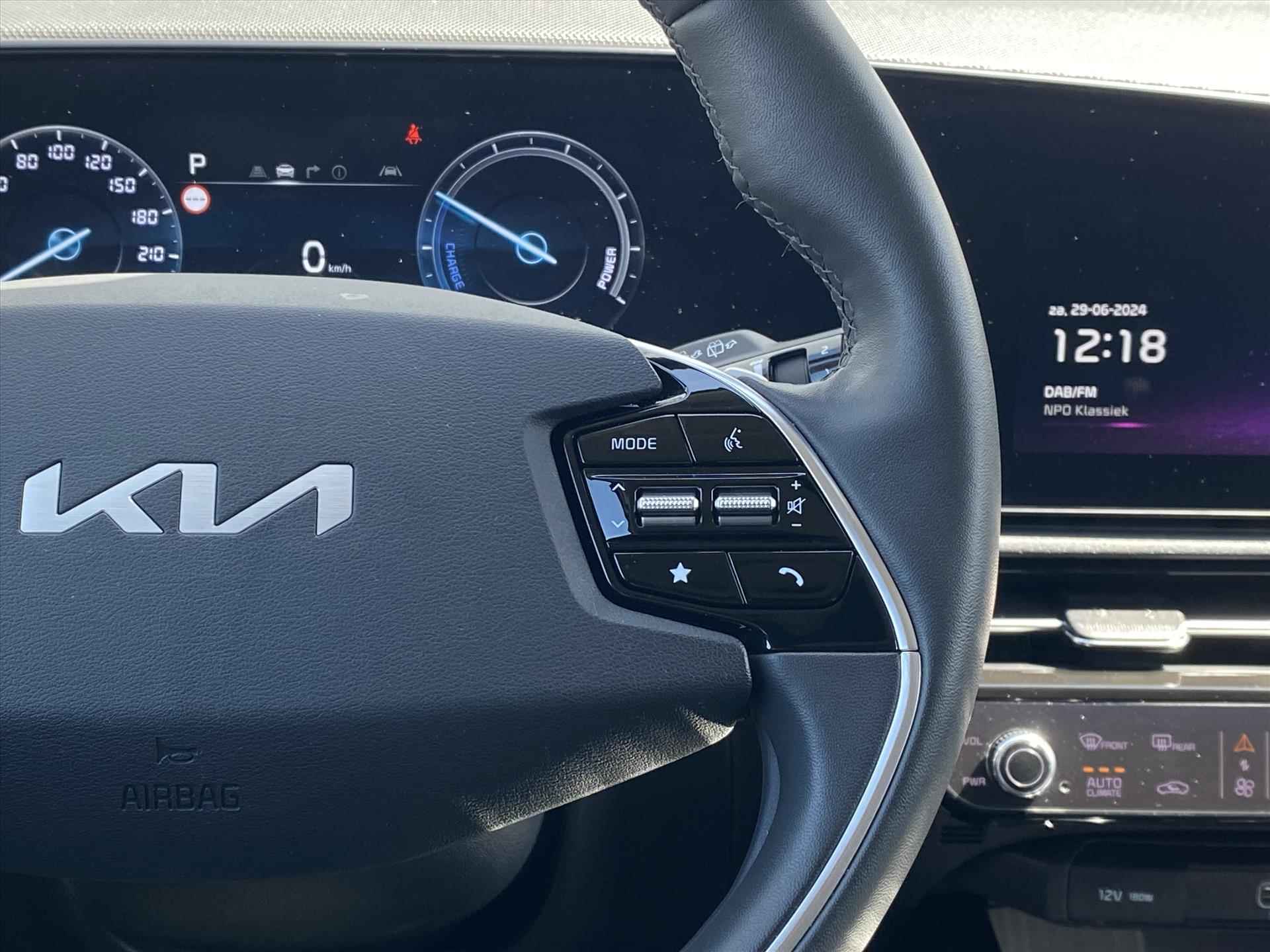 KIA e-Niro 64,8 kWh 204pk Aut Edition | Navigatie | Camera | Stoel & Stuurverwarming | Adaptive Cruise | - 17/37