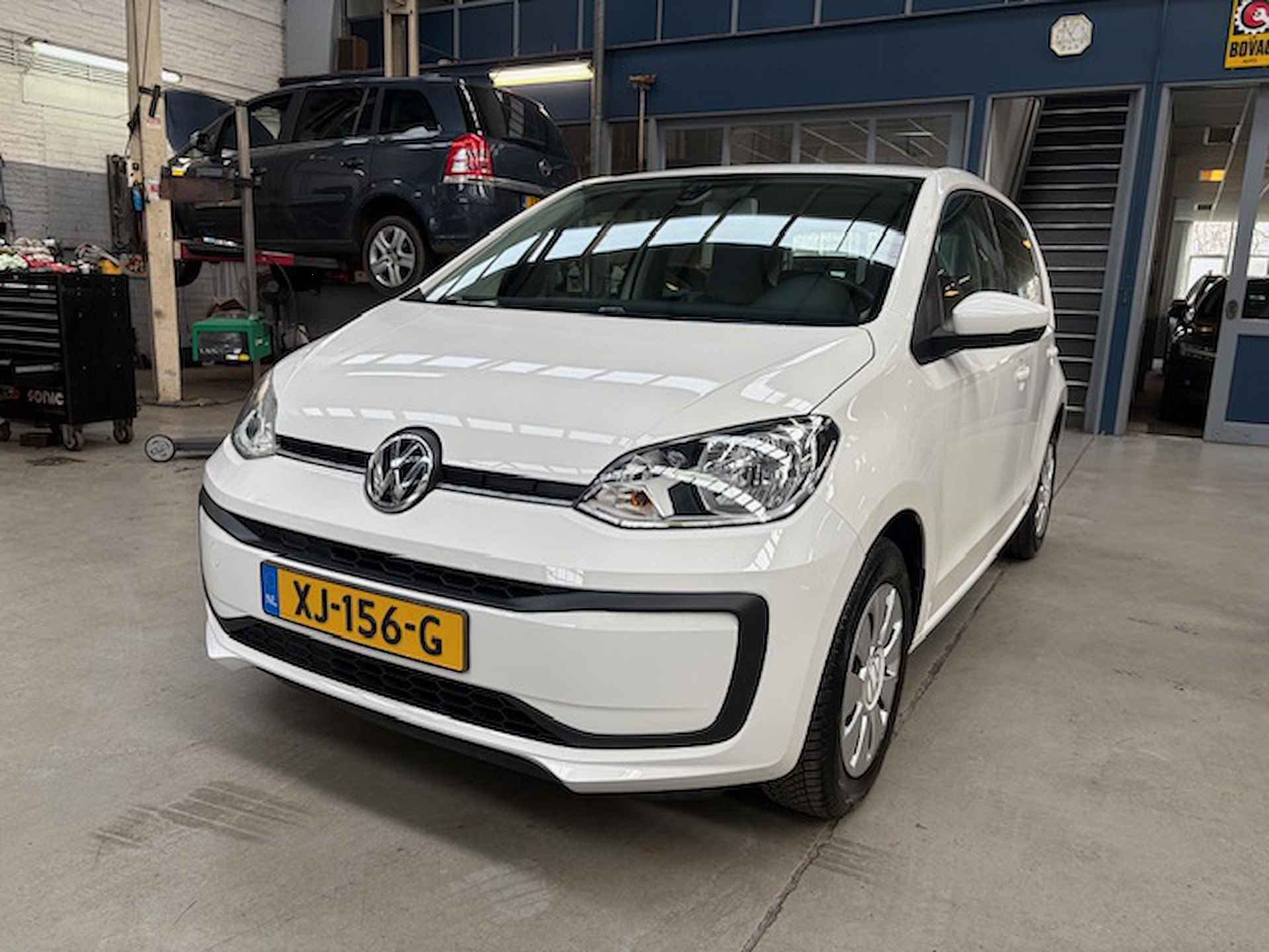 VOLKSWAGEN Up! 1.0 60PK 5D BMT Move up!  | Airco | Bluetooth | All season banden | NAP | Rijklaar prijs! - 3/17