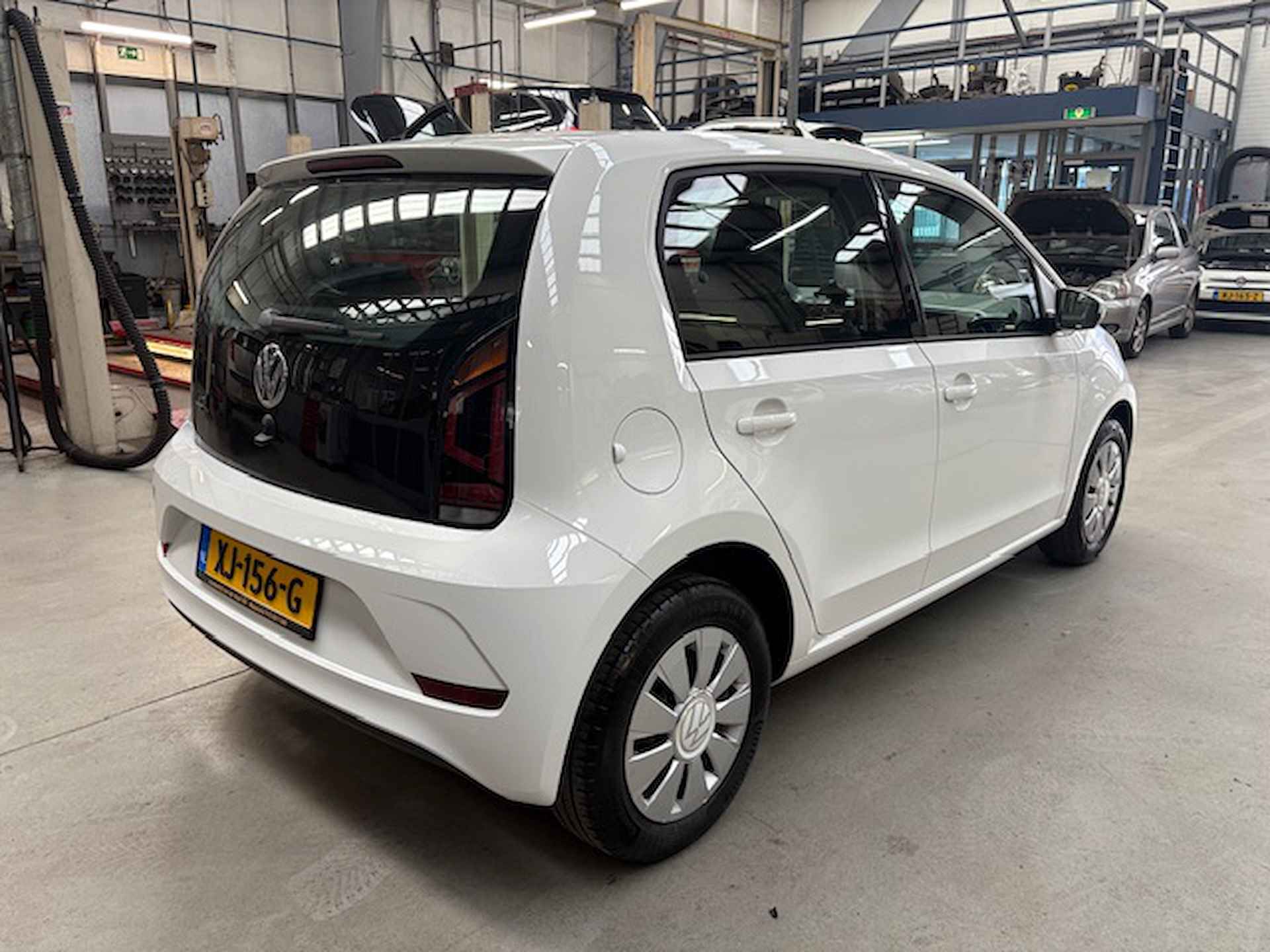 VOLKSWAGEN Up! 1.0 60PK 5D BMT Move up!  | Airco | Bluetooth | All season banden | NAP | Rijklaar prijs! - 7/17