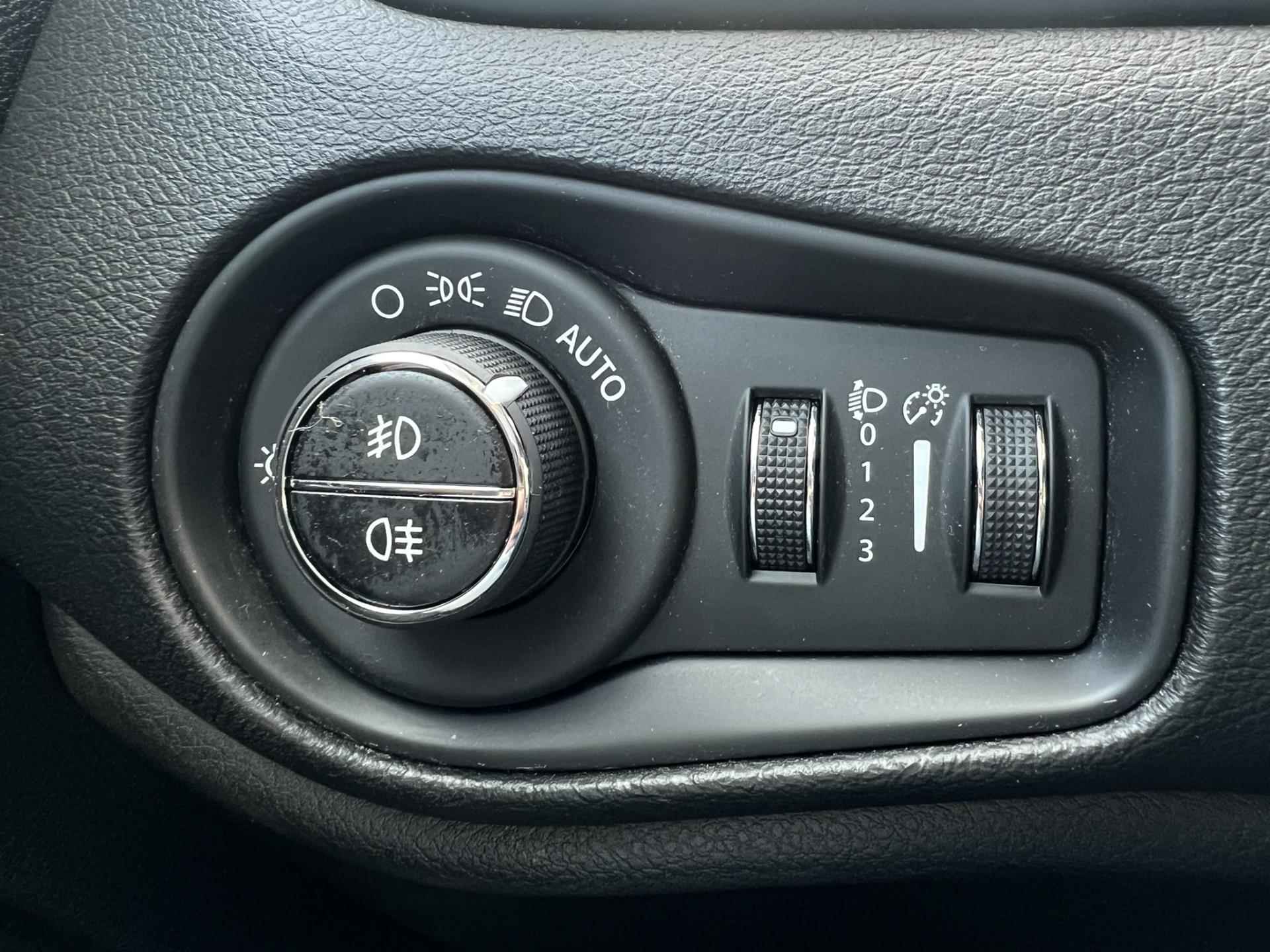 Jeep RENEGADE 1.0T-e Limited Carplay Climate Cruise Dab radio Stoelverwarming Keyless Parksensors - 34/48
