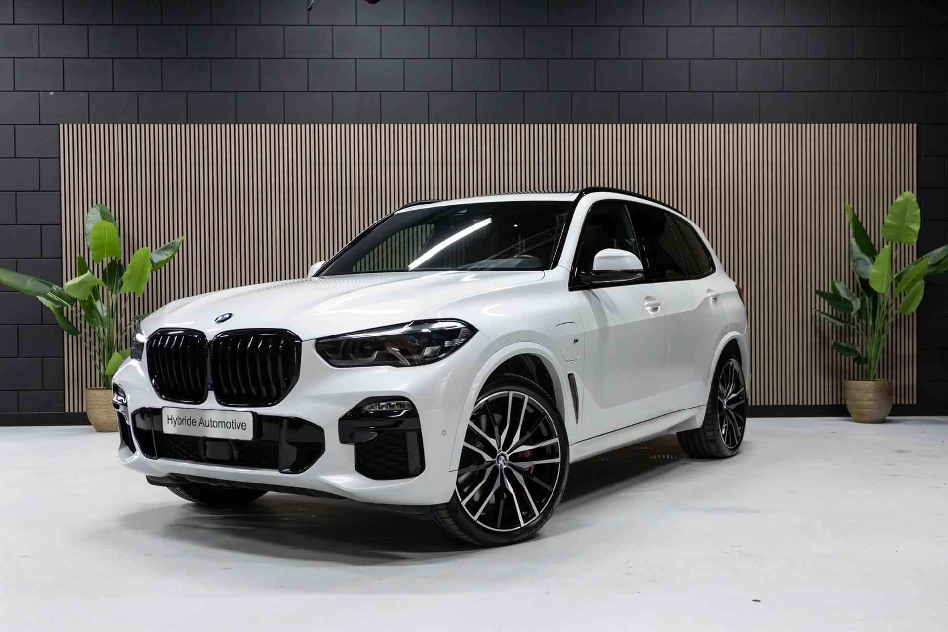 BMW X5 (g05) XDRIVE45E M-Sport | Skylounge | Softclose | Luchtvering - 1/75