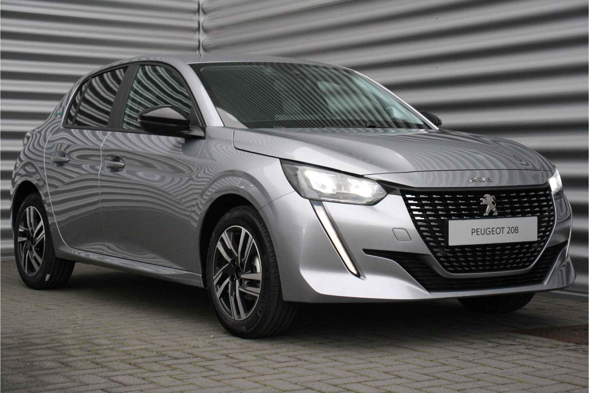 Peugeot 208 1.2 PURETECH 75PK STYLE / NAVI / AIRCO / LED / PDC / 16" LMV / CAMERA / DIRECT LEVERBAAR / €4.276,- VOORDEEL !! - 4/33