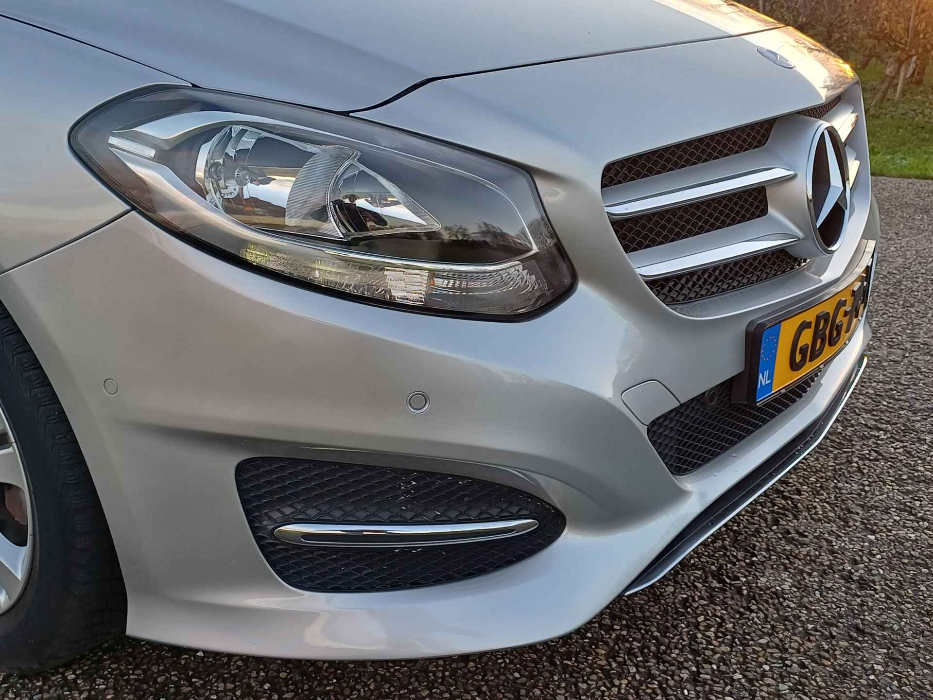 Mercedes-Benz B-Klasse 180 Prestige | Nieuwstaat !  | Lage KM! | Navi | Cruise | Goed onderhoud | Parkeerhulp - 20/46