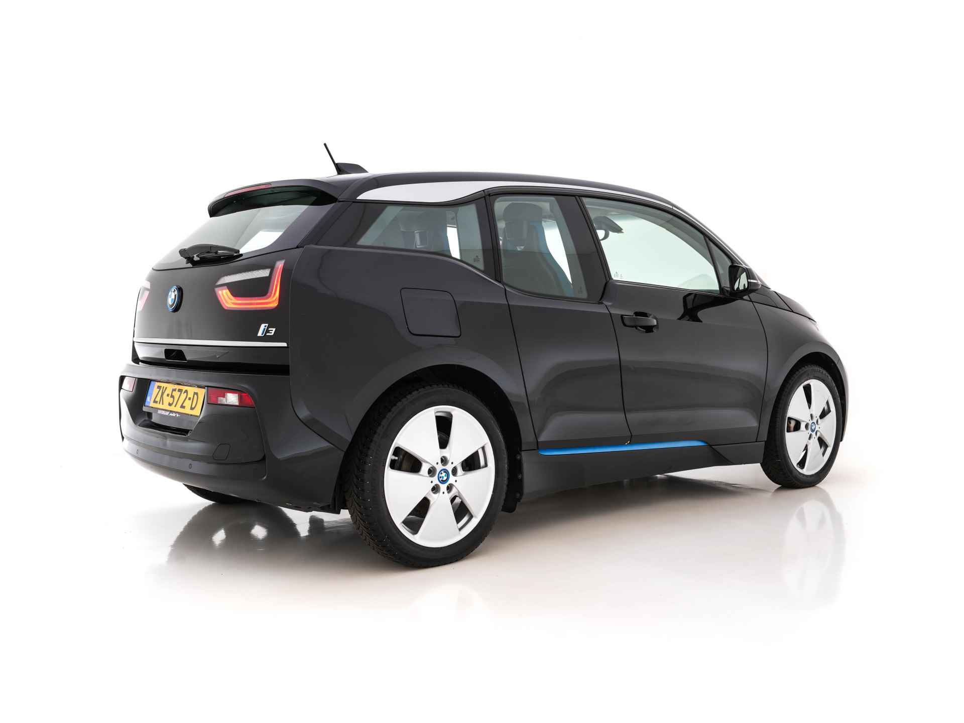 BMW i3 Basis 94Ah 33 kWh [ 3-Fase ] (INCL-BTW) *HEATPUMP | NAVI-FULLMAP | FULL-LED | DIGI-COCKPIT | COMFORT-SEATS | CCS-FASTLOADER | ECC | PDC | CRUISE | 19"ALU* - 6/31