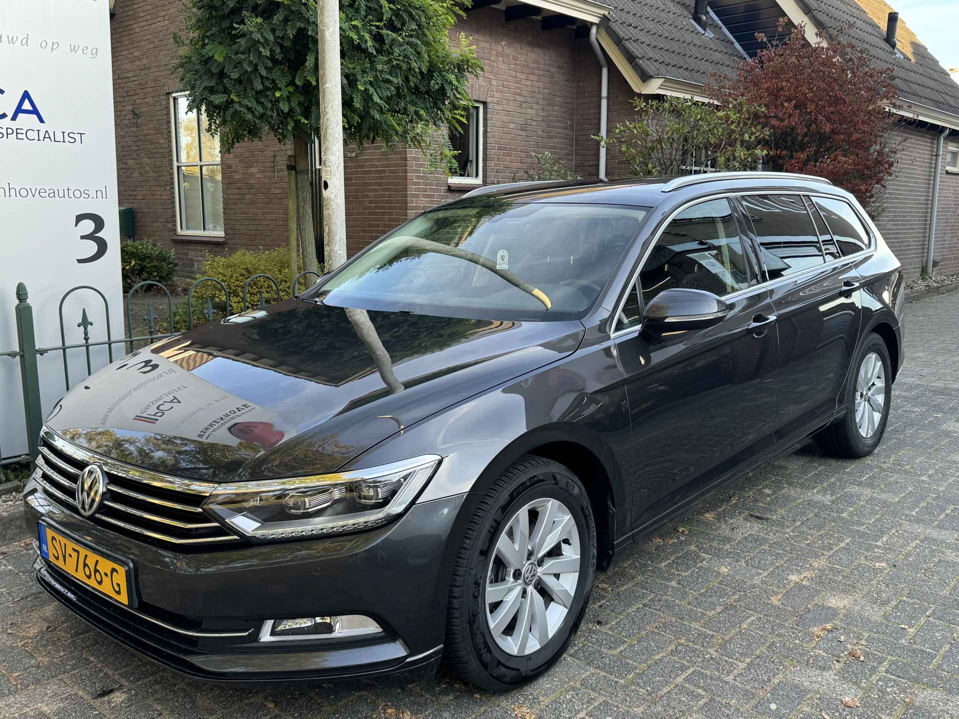 Volkswagen Passat Variant 1.6 TDI Comfortline Business Automaat/Airco-Ecc/Alu wielen/Navigatie/CV/El.Ramen - 4/47