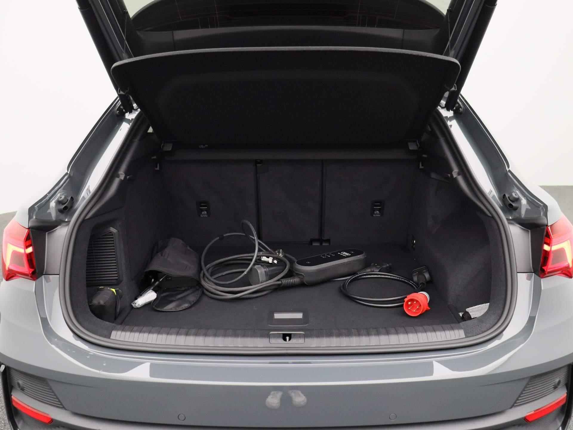 Audi Q3 Sportback 45 TFSI e S Edition 245 PK | Automaat | Navigatie | 360 Camera | Adaptive Cruise Control | Parkeersensoren | Stoelverwarming | Apple Carplay | Android Auto | Lichtmetalen velgen | Climate Control | - 15/49