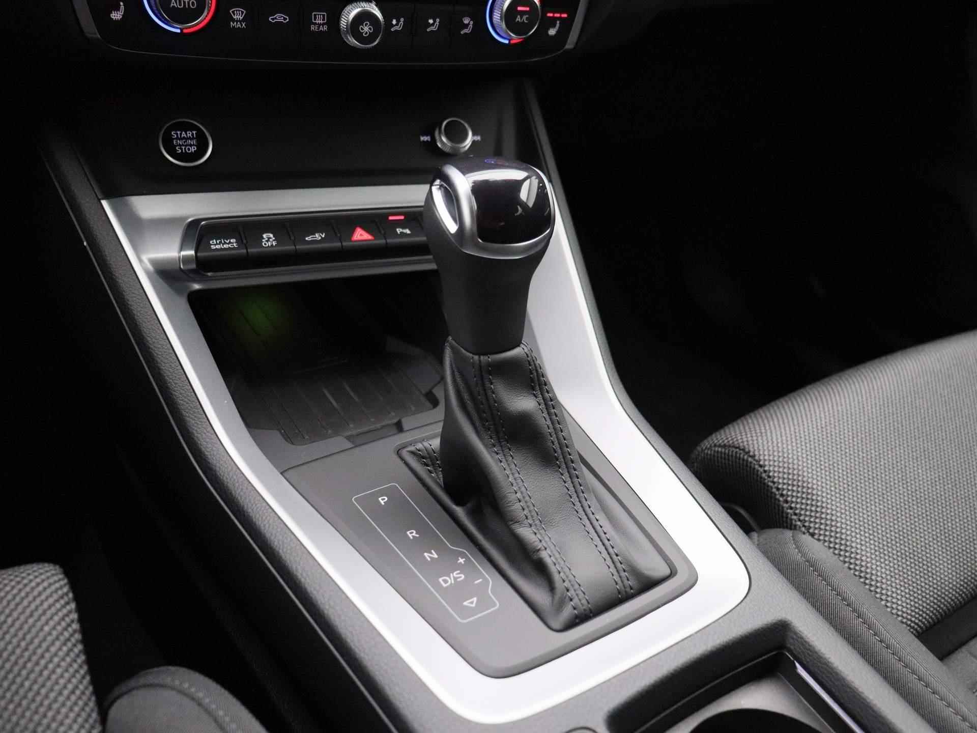 Audi Q3 Sportback 45 TFSI e S Edition 245 PK | Automaat | Navigatie | 360 Camera | Adaptive Cruise Control | Parkeersensoren | Stoelverwarming | Apple Carplay | Android Auto | Lichtmetalen velgen | Climate Control | - 22/49