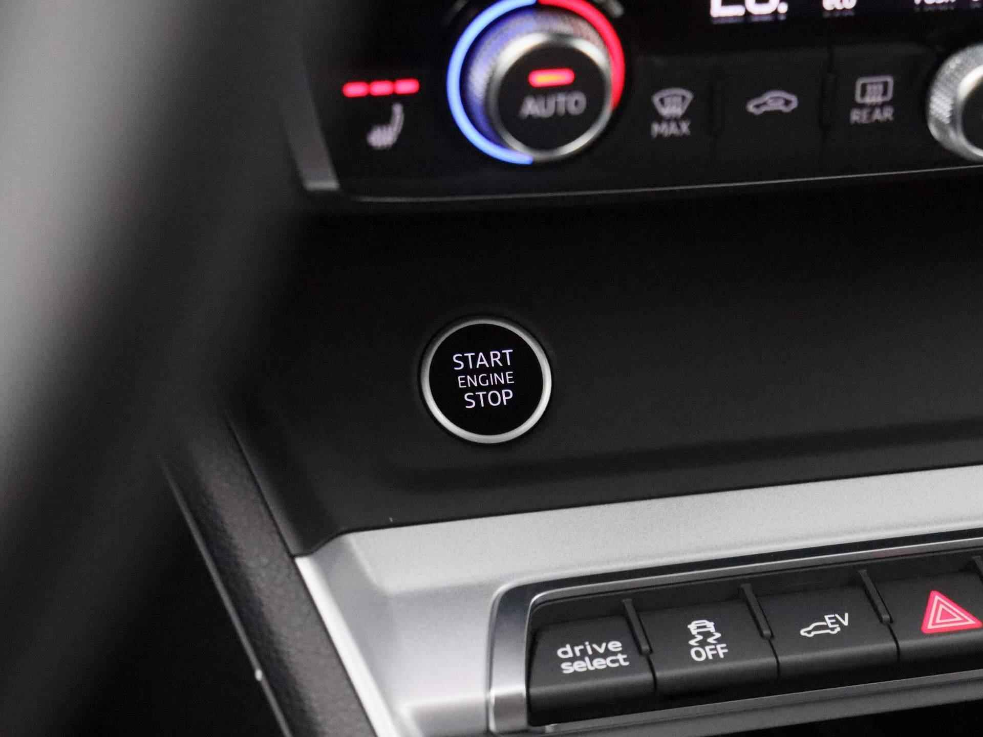 Audi Q3 Sportback 45 TFSI e S Edition 245 PK | Automaat | Navigatie | 360 Camera | Adaptive Cruise Control | Parkeersensoren | Stoelverwarming | Apple Carplay | Android Auto | Lichtmetalen velgen | Climate Control | - 23/49