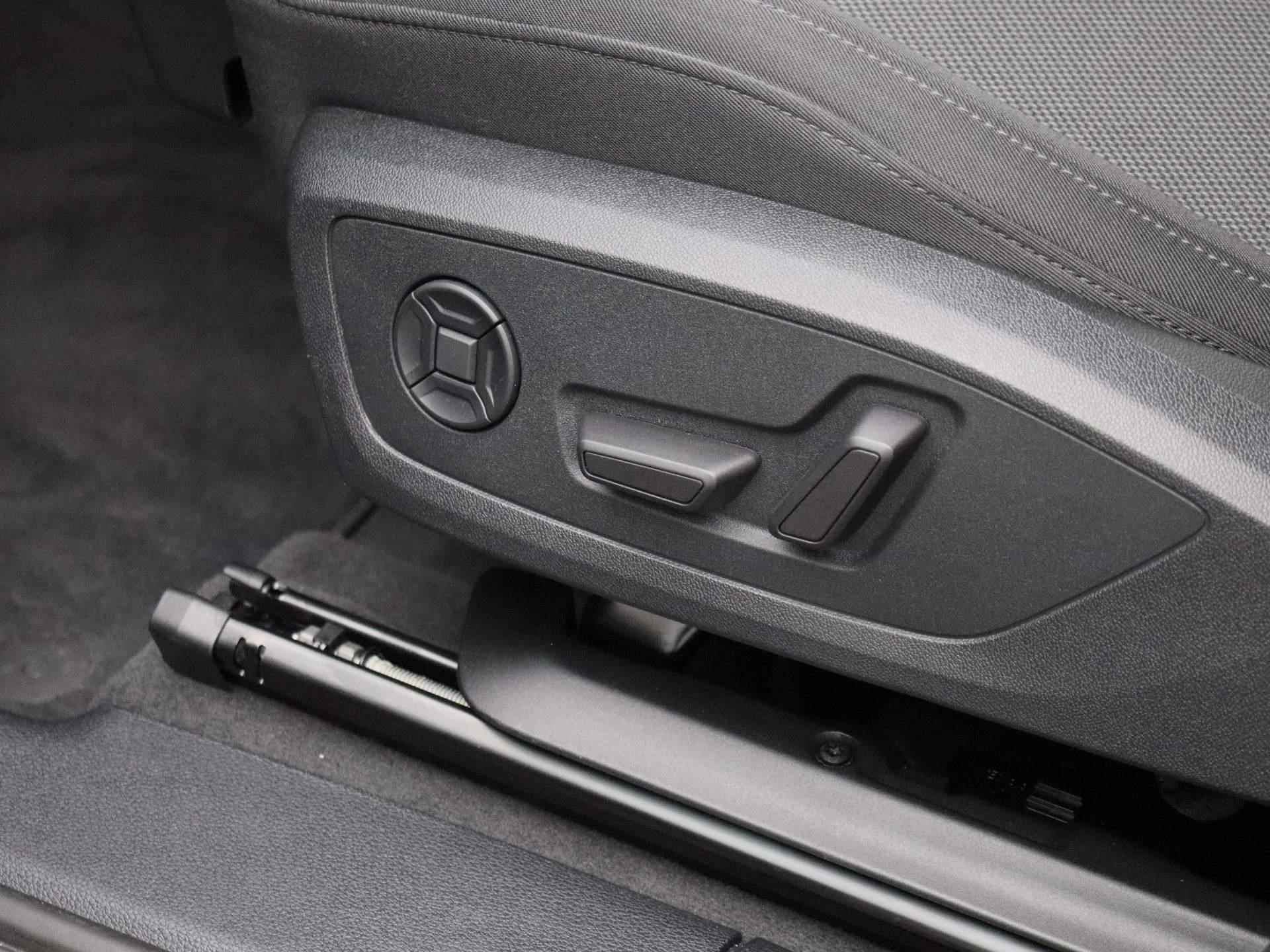 Audi Q3 Sportback 45 TFSI e S Edition 245 PK | Automaat | Navigatie | 360 Camera | Adaptive Cruise Control | Parkeersensoren | Stoelverwarming | Apple Carplay | Android Auto | Lichtmetalen velgen | Climate Control | - 39/49
