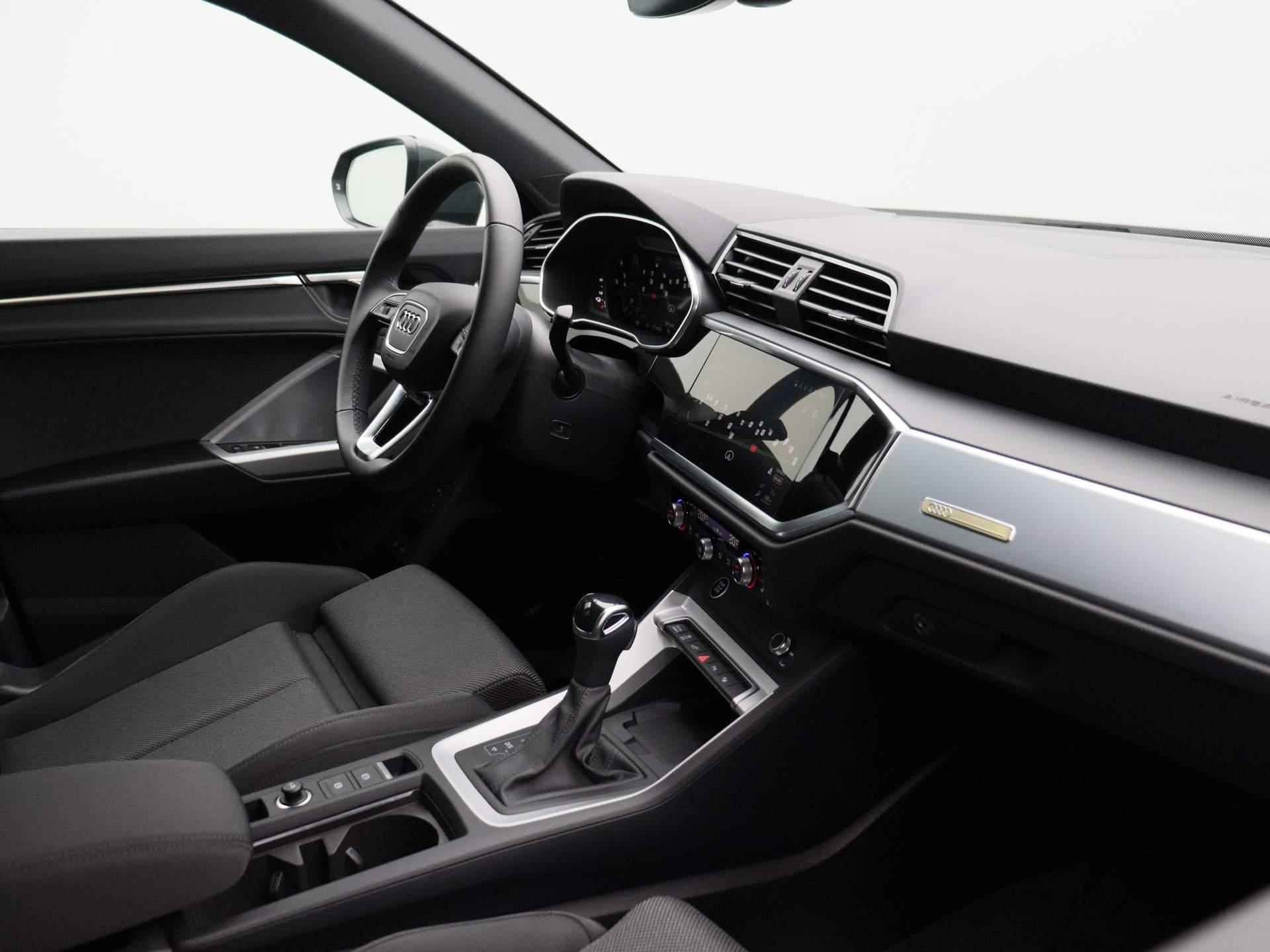 Audi Q3 Sportback 45 TFSI e S Edition 245 PK | Automaat | Navigatie | 360 Camera | Adaptive Cruise Control | Parkeersensoren | Stoelverwarming | Apple Carplay | Android Auto | Lichtmetalen velgen | Climate Control | - 43/49