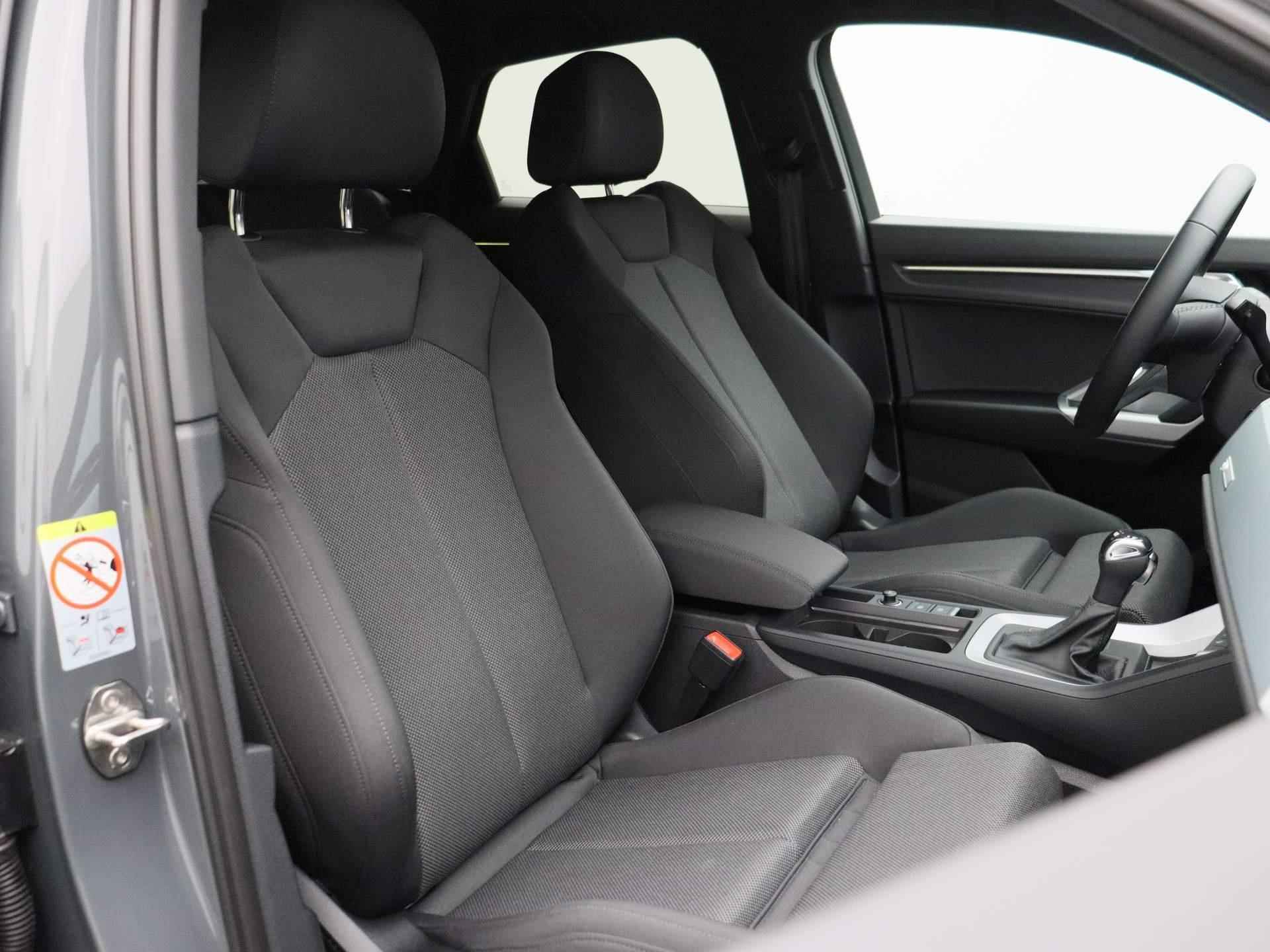 Audi Q3 Sportback 45 TFSI e S Edition 245 PK | Automaat | Navigatie | 360 Camera | Adaptive Cruise Control | Parkeersensoren | Stoelverwarming | Apple Carplay | Android Auto | Lichtmetalen velgen | Climate Control | - 44/49