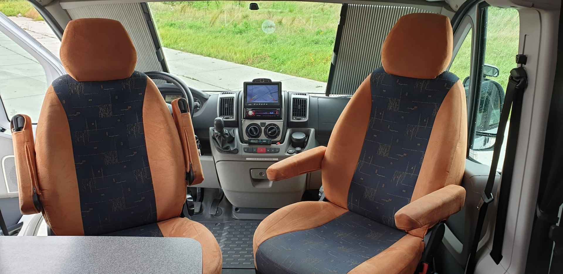 Possl 2win Bus camper - Airco - Lucht vering - 6/16