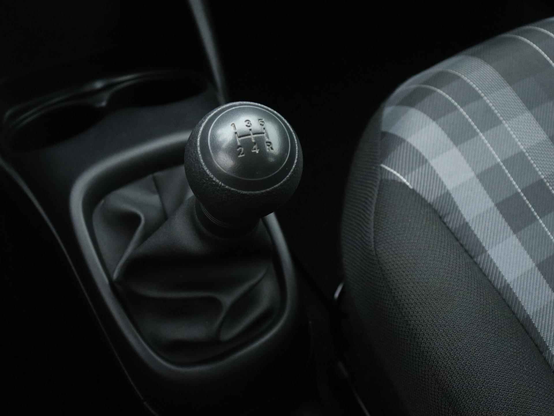 Peugeot 108 Active 72pk | Airco | Mistlampen Voor | Bluetooth | Achterbank In Delen Neerklapbaar | Elektrische Ramen Voor - 28/30
