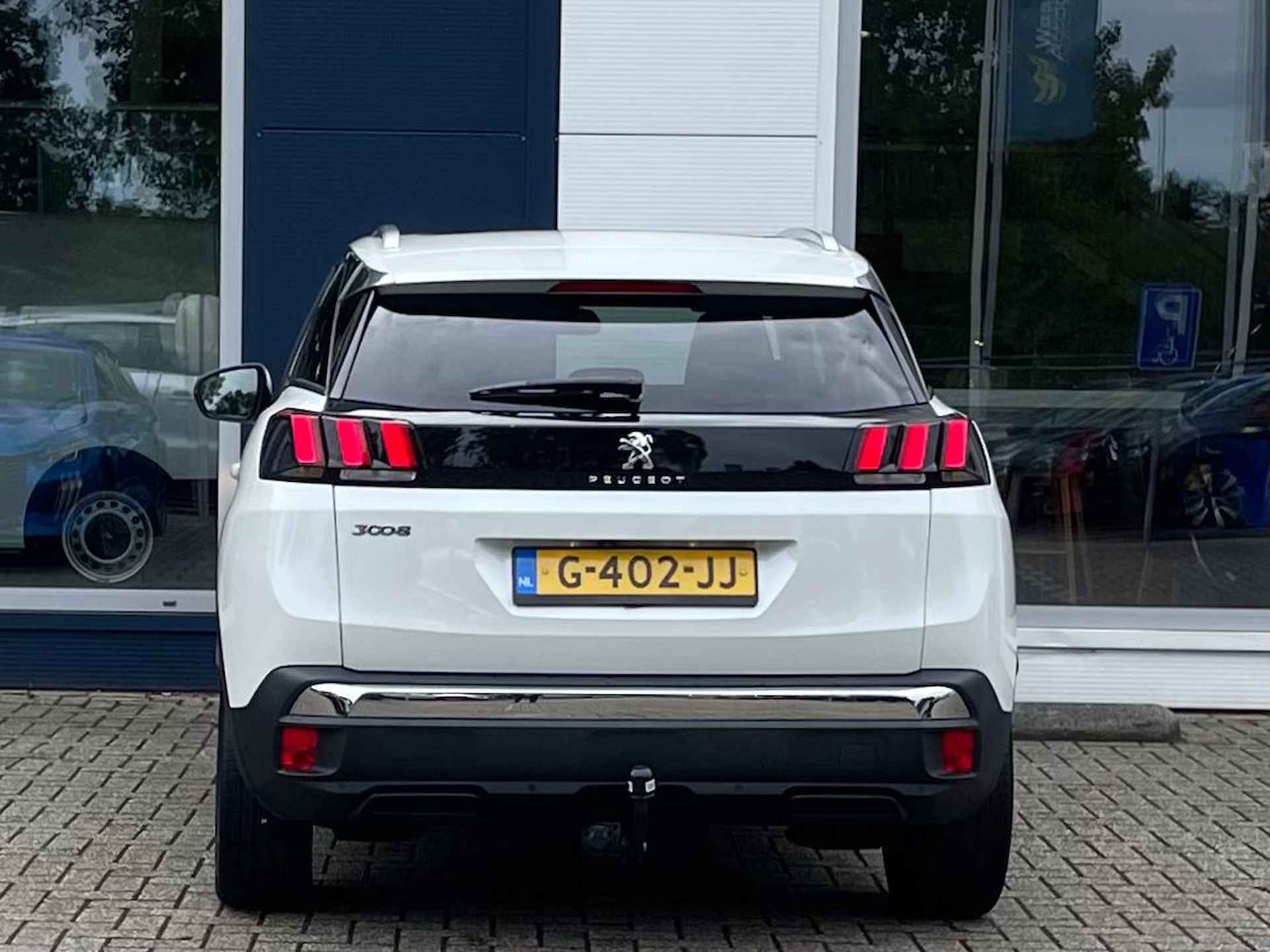 Peugeot 3008 1.2 PureTech 130pk Automaat! | Navigatie | Climate control | Panoramisch dak | Cruise control  | Parkkerhulp voor, achter met camera - 15/38