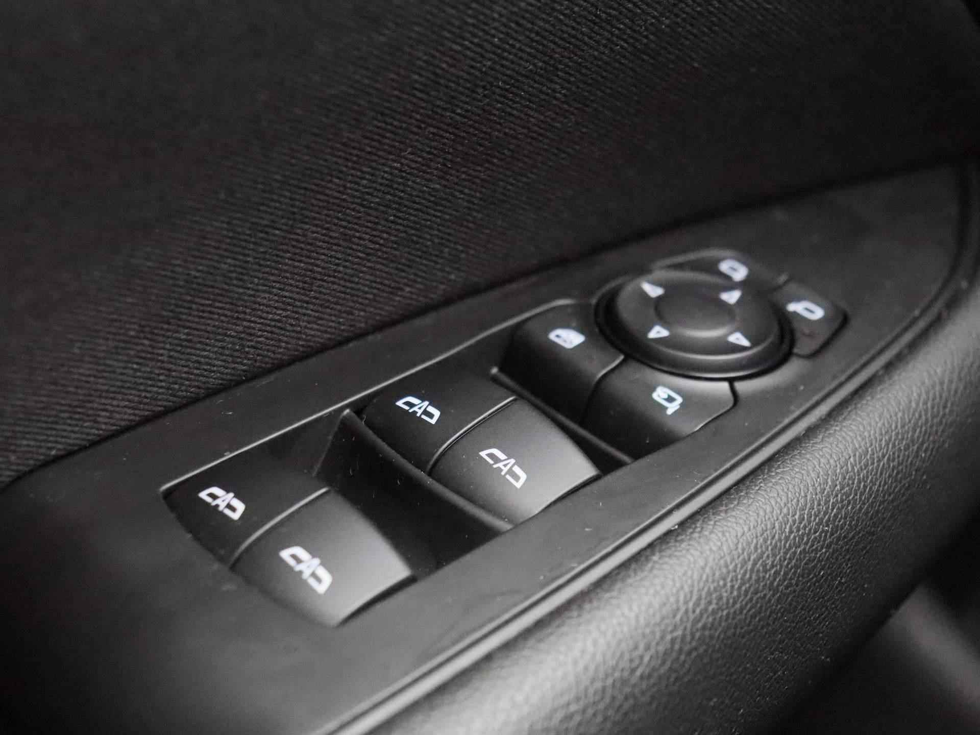Opel Insignia Sports Tourer 1.5 Turbo Business | Navigatie | Climate control | Camera | Parkeer sensoren | LMV | - 25/35