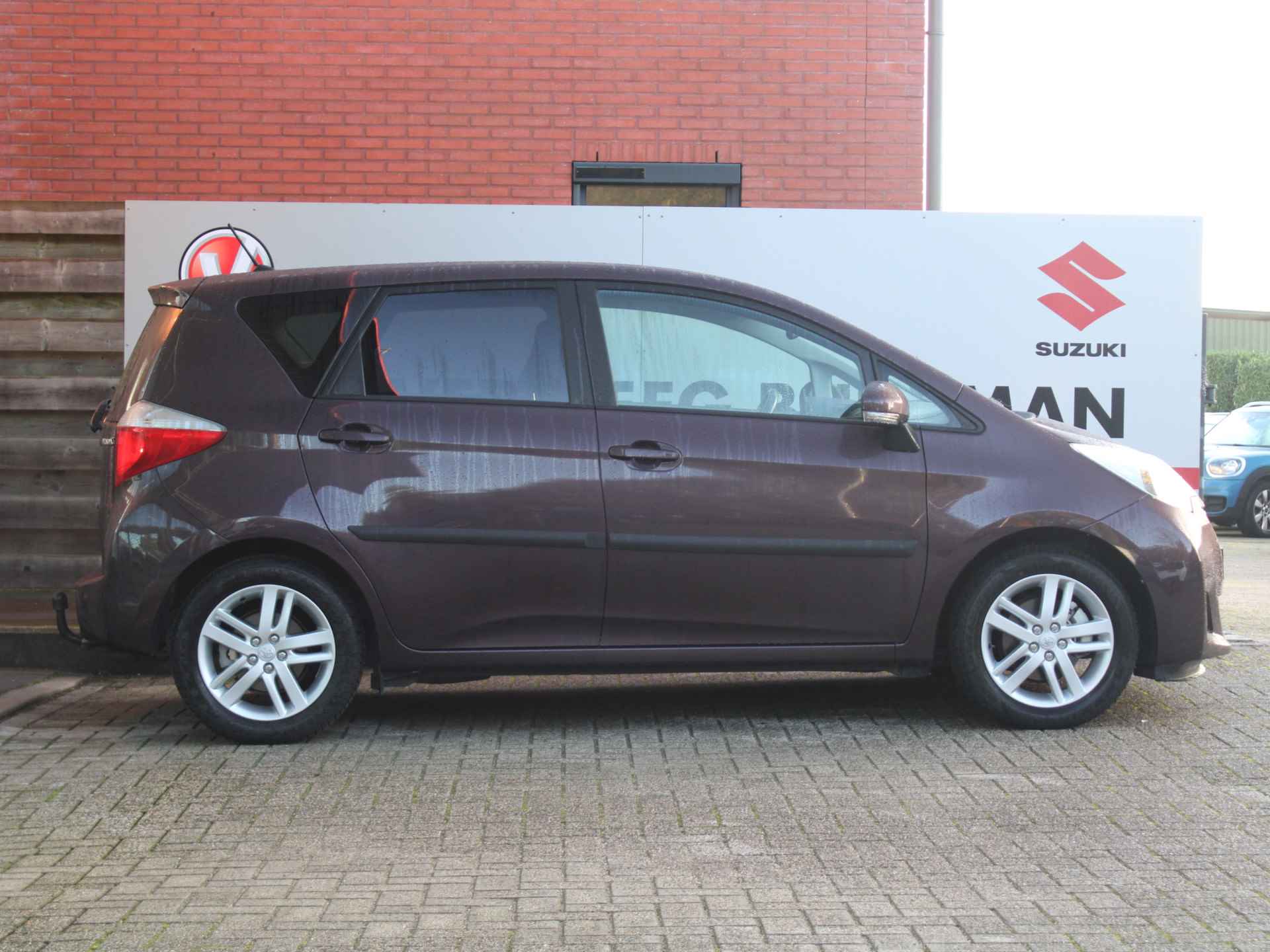 Toyota Verso-S 1.3 VVT-i Dynamic Automaat Achteruitrijcamera, Trekhaak, Elektrische Ramen, Bluetooth, Keyless Entry/Start - 10/36