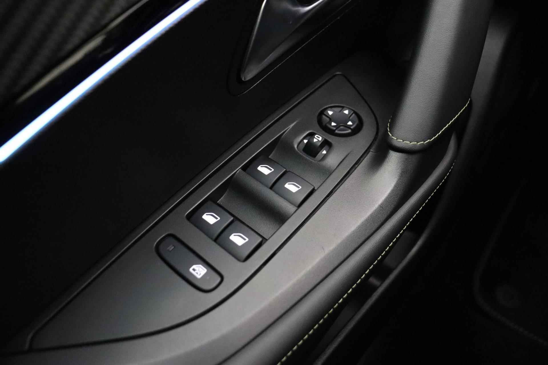 Peugeot e-2008 EV GT Pack 50 kWh 3-fase lader 136 PK | Automaat | LMV | A/C | Panoramadak | Draadloze telefoonlader | Leer met stoelverwarming | 12% bijtelling - 19/37