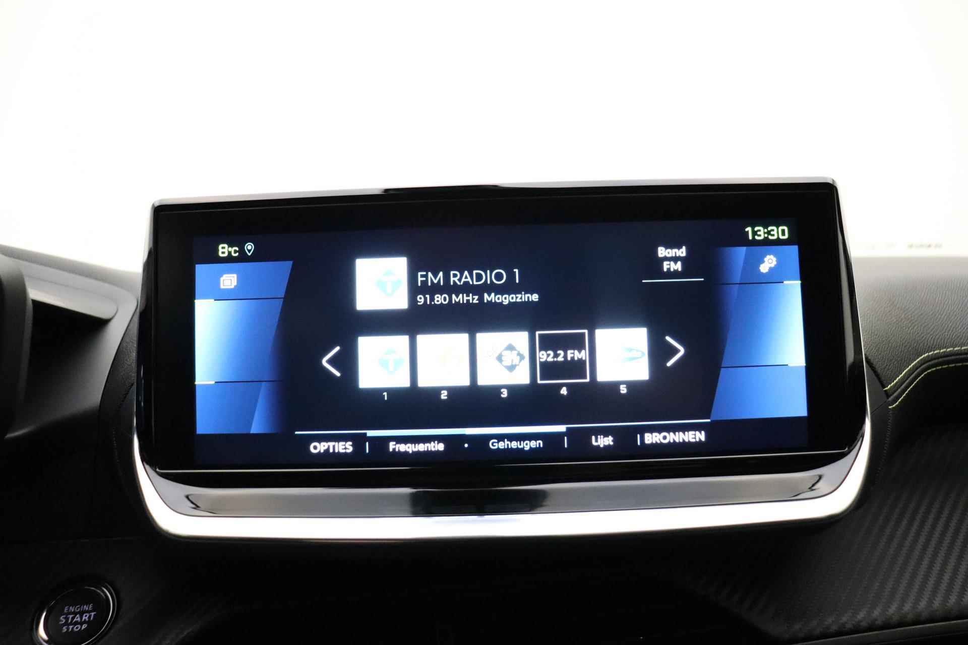 Peugeot e-2008 EV GT Pack 50 kWh 3-fase lader 136 PK | Automaat | LMV | A/C | Panoramadak | Draadloze telefoonlader | Leer met stoelverwarming | 12% bijtelling - 22/37