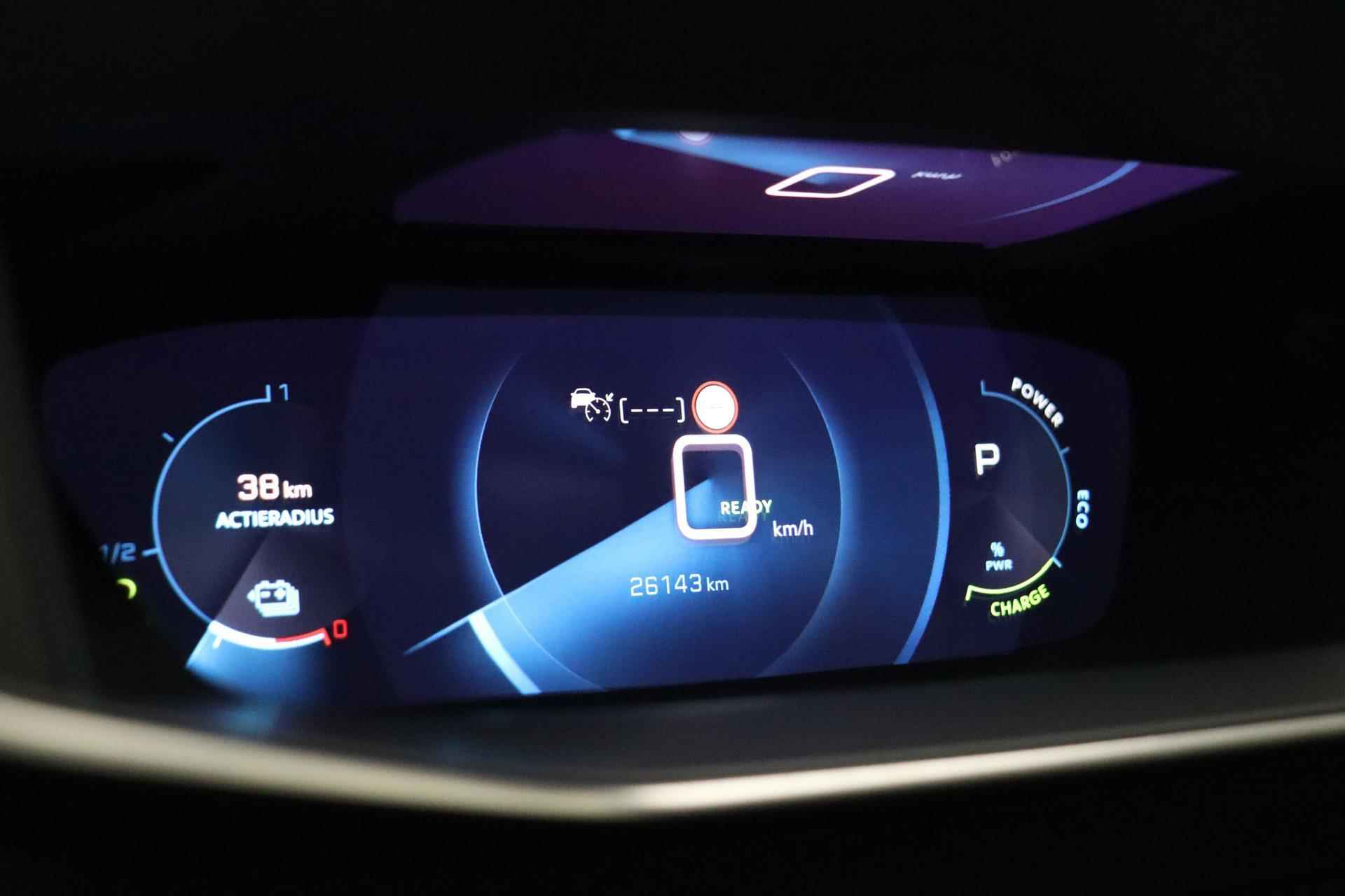 Peugeot e-2008 EV GT Pack 50 kWh 3-fase lader 136 PK | Automaat | LMV | A/C | Panoramadak | Draadloze telefoonlader | Leer met stoelverwarming | 12% bijtelling - 32/37