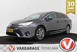 Toyota Avensis Touring Sports 1.8 VVT-i Dynamic | Trekhaak | Panoramadak | Automaat | Stoelverwarming | Camera |