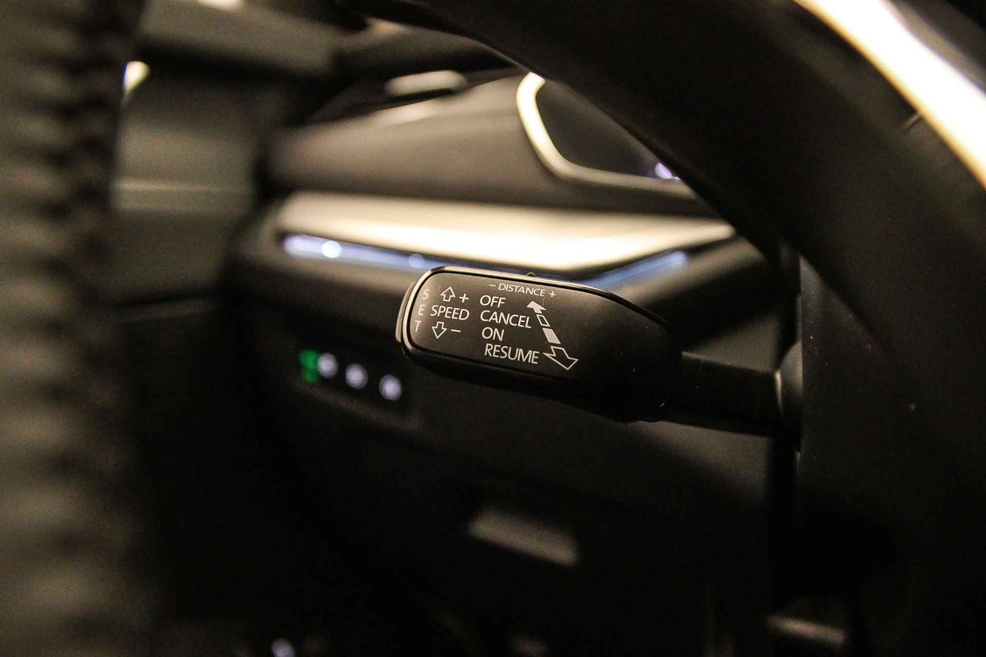 Škoda Octavia Combi Business Edition Plus 1.5 eTSI 150pk DSG Automaat Trekhaak, Adaptive cruise control, Elektrische achterklep, Achteruitrijcamera, Navigatie, 19 inch velgen, Stoelverwarming, Parkeersensoren, Verwarmde voorrruit - 13/44