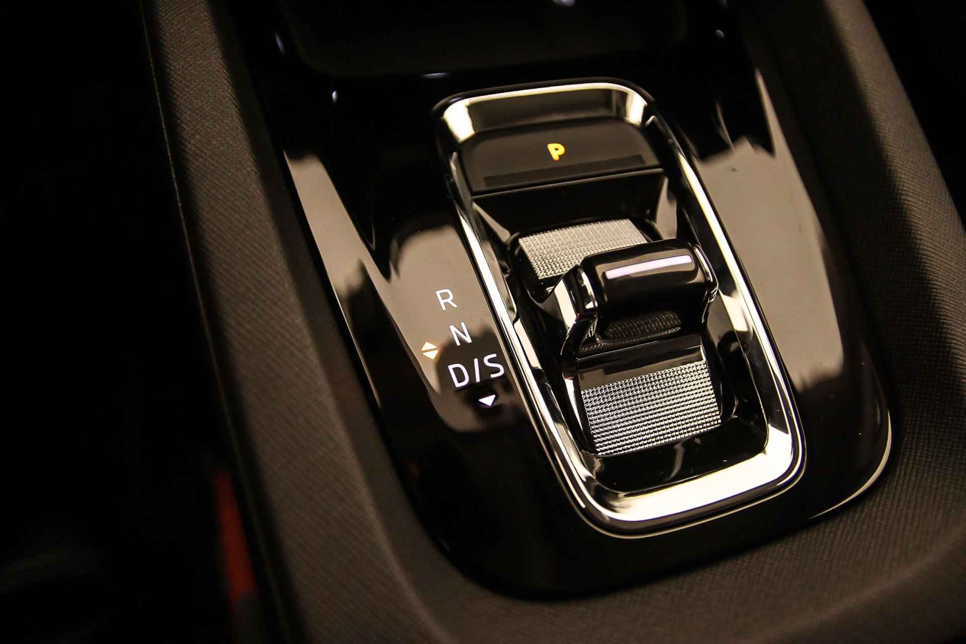 Škoda Octavia Combi Business Edition Plus 1.5 eTSI 150pk DSG Automaat Trekhaak, Adaptive cruise control, Elektrische achterklep, Achteruitrijcamera, Navigatie, 19 inch velgen, Stoelverwarming, Parkeersensoren, Verwarmde voorrruit - 18/44