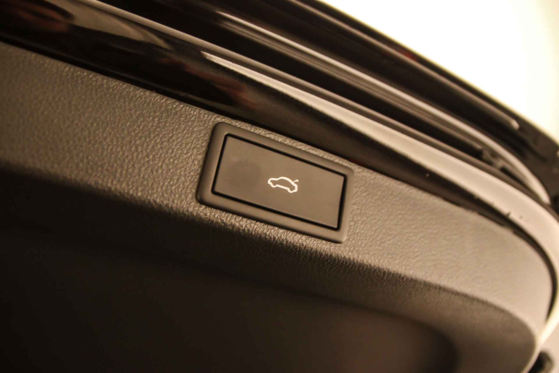 Škoda Octavia Combi Business Edition Plus 1.5 eTSI 150pk DSG Automaat Trekhaak, Adaptive cruise control, Elektrische achterklep, Achteruitrijcamera, Navigatie, 19 inch velgen, Stoelverwarming, Parkeersensoren, Verwarmde voorrruit - 39/44