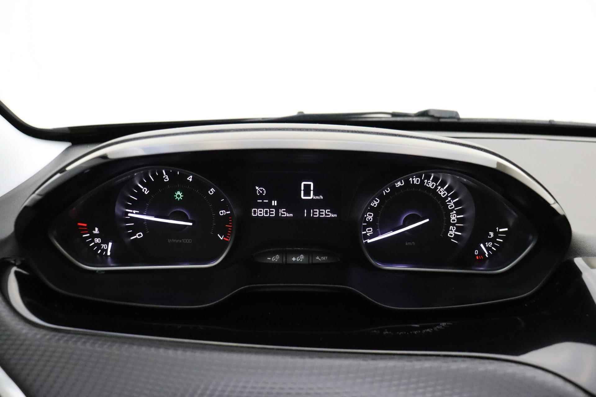 Peugeot 2008 1.2 PureTech Active 110 PK | LM Velgen | Trekhaak | Parkeersensoren | Airco | Navigatie | Apple Carplay/Android Auto - 28/32