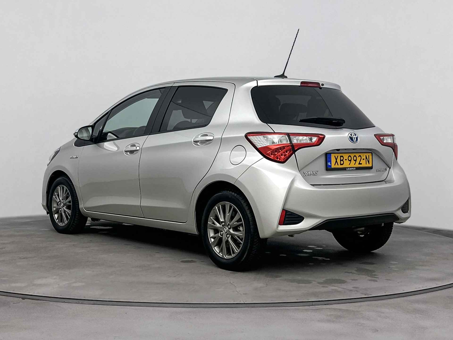 Toyota Yaris 1.5 Hybrid Dynamic | Navigatie | Camera | Climate Control | LM velgen | Cruise Control | - 3/43