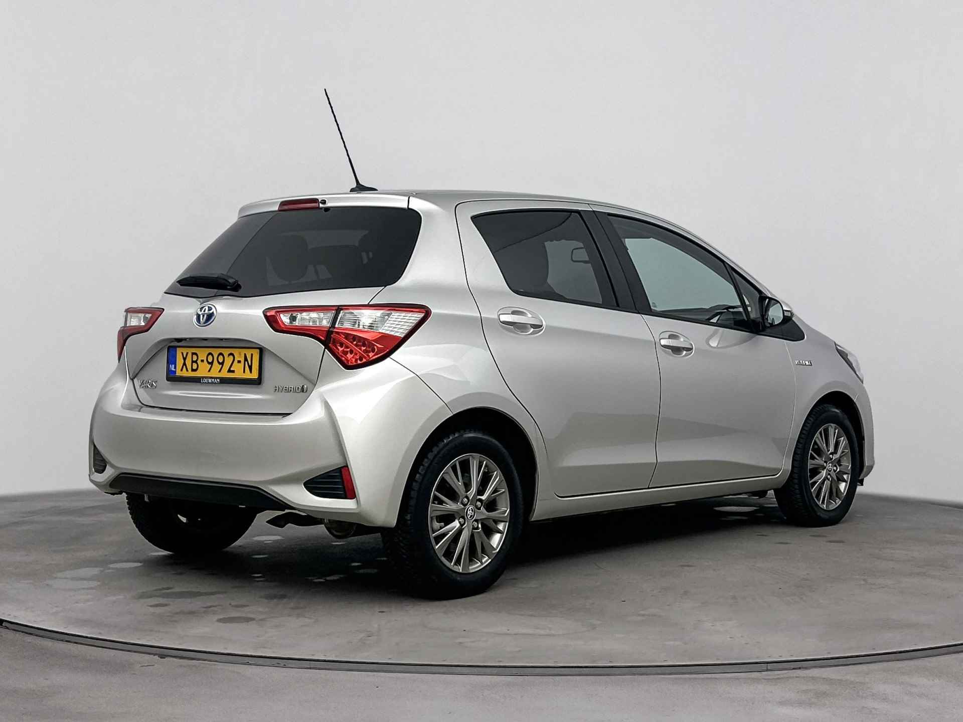 Toyota Yaris 1.5 Hybrid Dynamic | Navigatie | Camera | Climate Control | LM velgen | Cruise Control | - 17/43