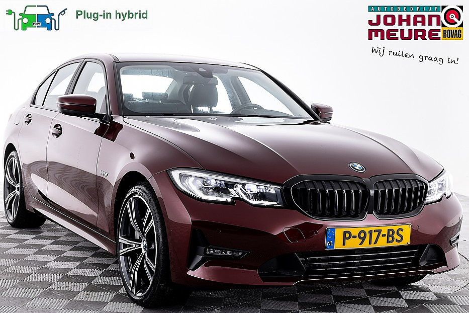 BMW 3 Serie 330 e Business Edition Plus | LEDER | LASER ✅ 1e Eigenaar | PLUG IN HYBRID| PHEV -LET OP KONINGSDAG GESLOTEN!- bij viaBOVAG.nl
