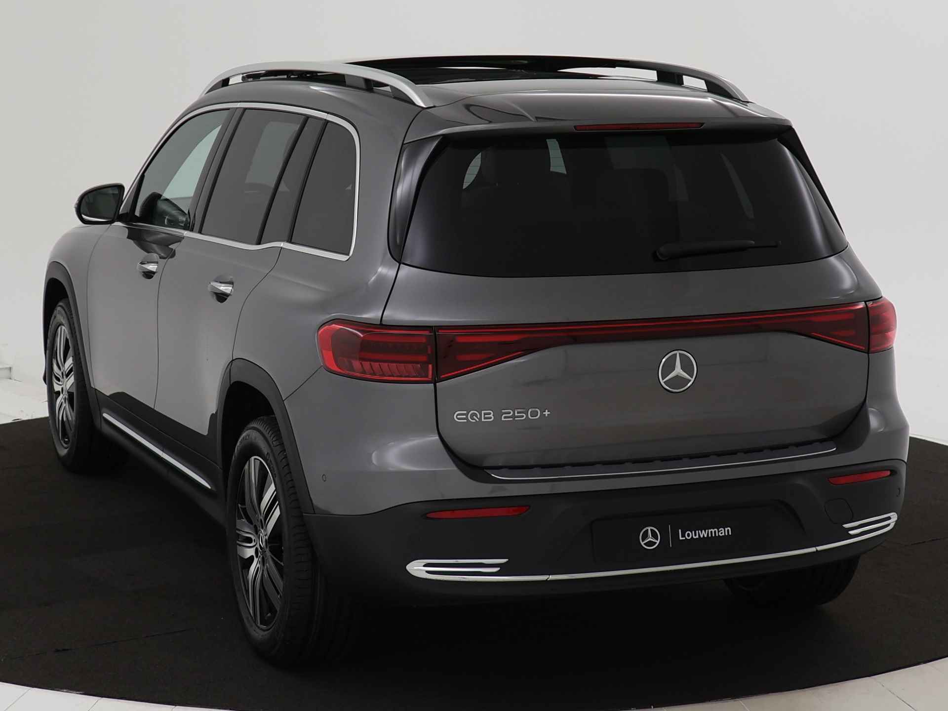 Mercedes-Benz EQB 250+ Luxury Line 7p. 71 kWh | Parkeerpakket met achteruitrijcamera | KEYLESS-GO comfort pakket | Premium pakket | Winter pakket | GUARD 360° Voertuigbescherming Plus | Dodehoekassistent | Extra USB-poorten | - 13/39