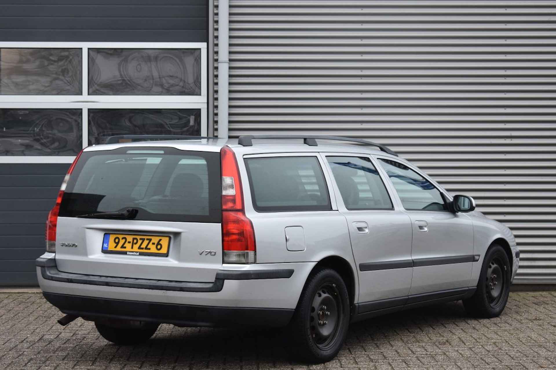 VOLVO V70 2.4 / AIRCO / STOELVERWARMING / CRUISE CONTROL - 3/25