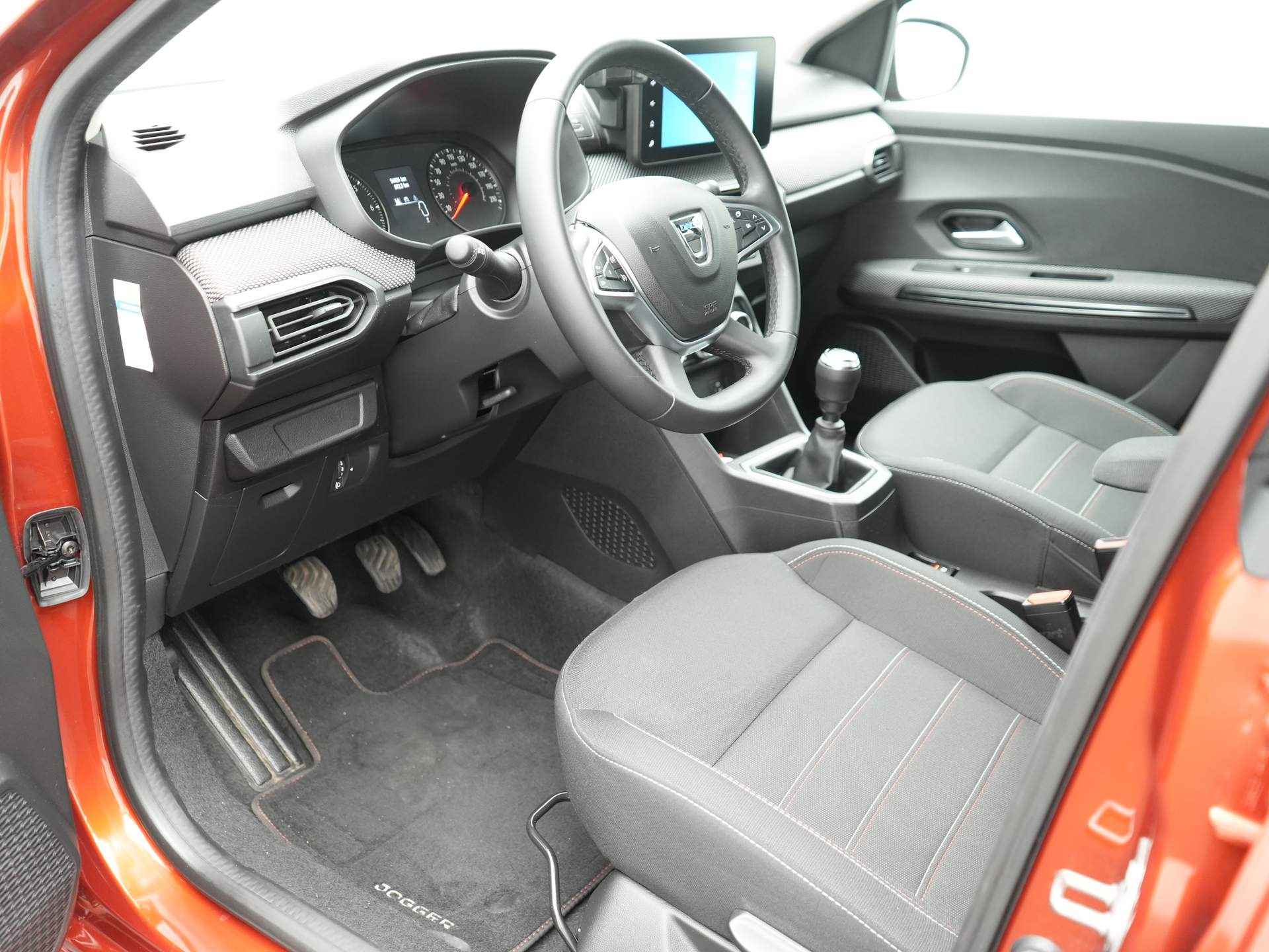 Dacia Jogger 1.0 TCe 110 Extreme 7p. - Trekhaak - 7p - Stoelverwarming - Navigatie - 7/20