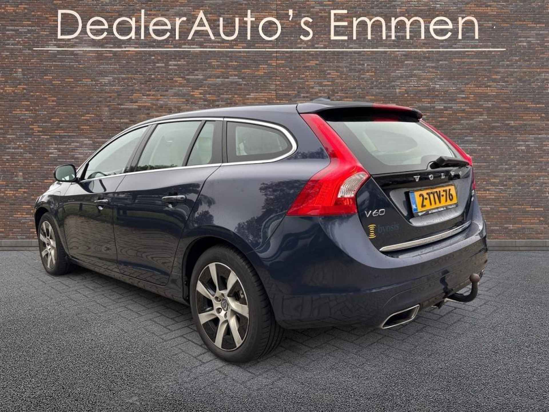 Volvo V60 2.4 D6 AWD Pl.i Sum. - 4/15