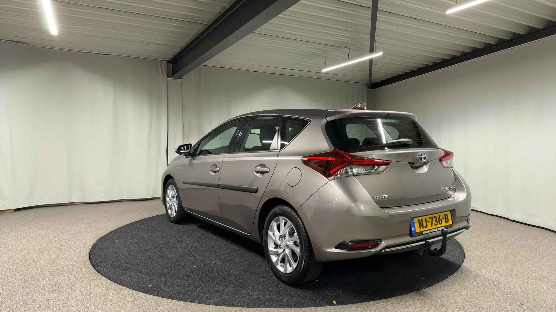 Toyota Auris 1.8 Hybrid Dynamic - 3/41