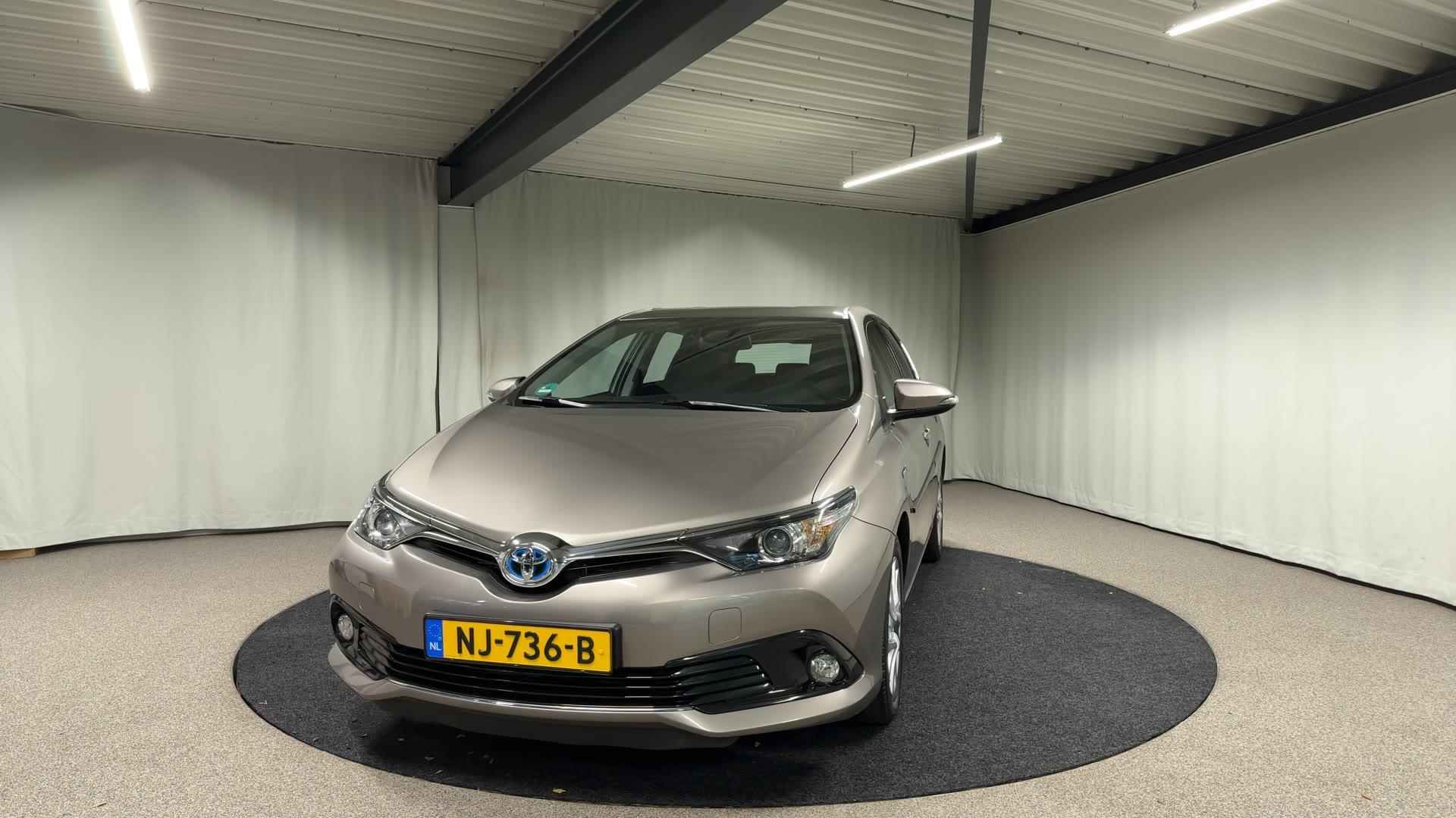 Toyota Auris 1.8 Hybrid Dynamic - 13/41