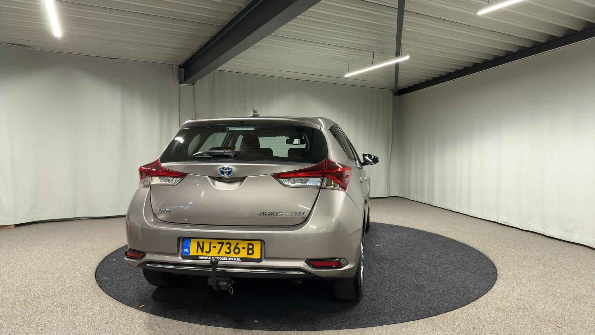 Toyota Auris 1.8 Hybrid Dynamic - 14/41