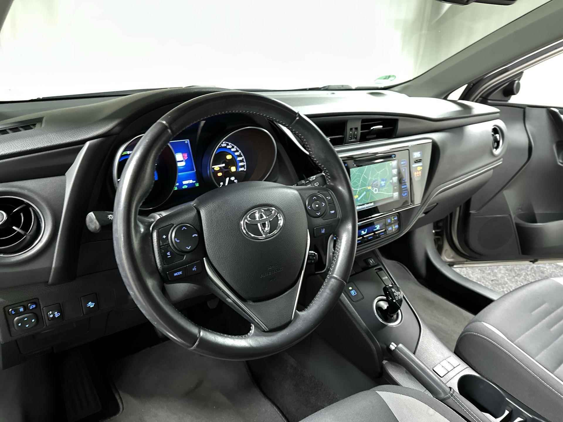 Toyota Auris 1.8 Hybrid Dynamic - 17/41