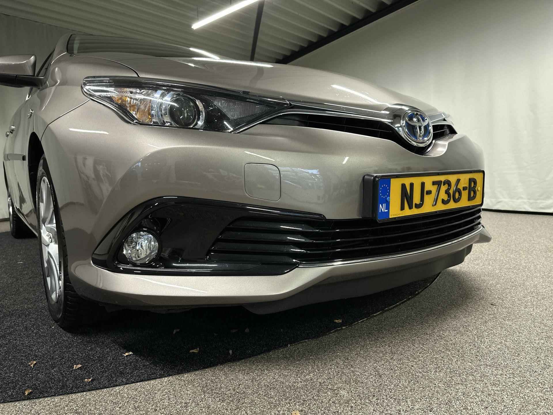 Toyota Auris 1.8 Hybrid Dynamic - 36/41